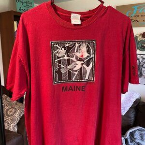 Gilban Red Maine Women's T-Shirt Size L Large Chickadees on the Front